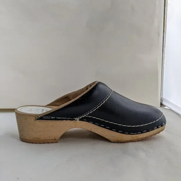 Orthopedic Leather Dutch Market Wood Navy Blue Clog - Picture 3 of 8